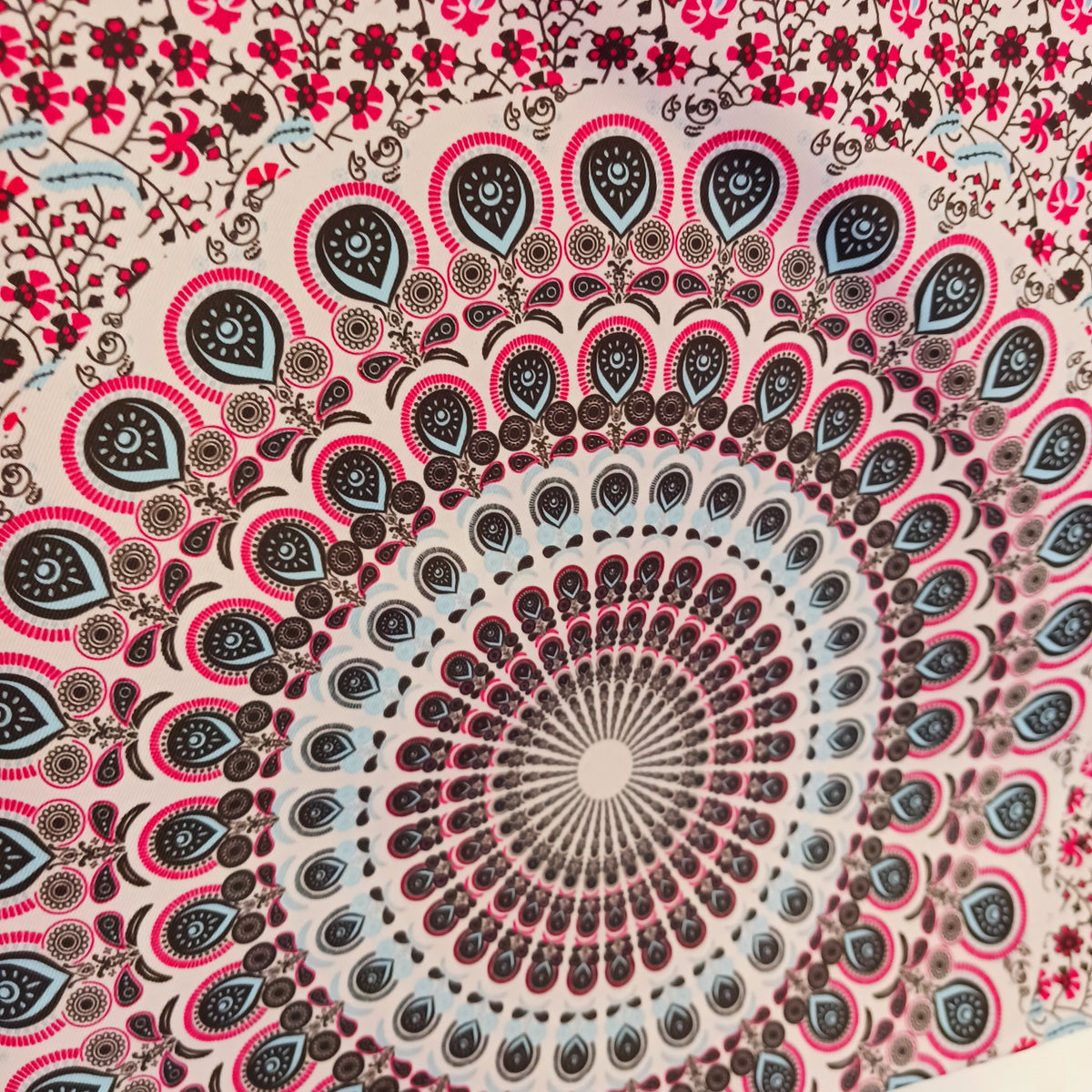 Add a splash of colour and bohemian style to your everyday look with this charming Mandala Bag. Featuring an eye-catching patterned design, this spacious shoulder bag is perfect for carrying your daily essentials while shopping, travelling or enjoying a day at the beach.