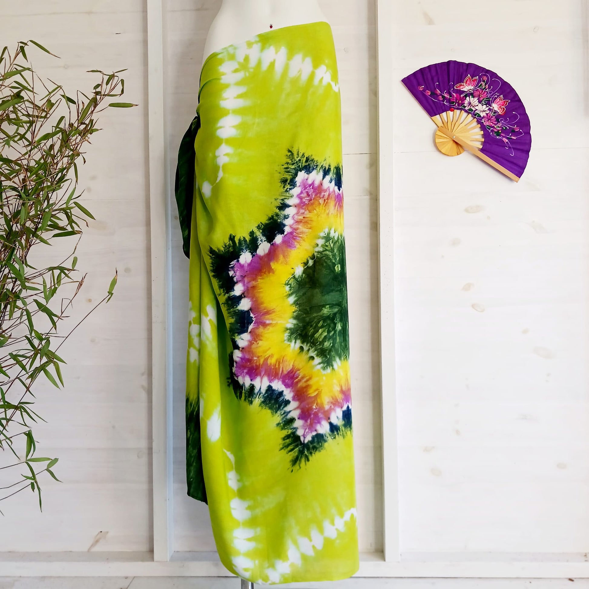 Star Tie Dye Sarong | Beach wrap cosmic Green