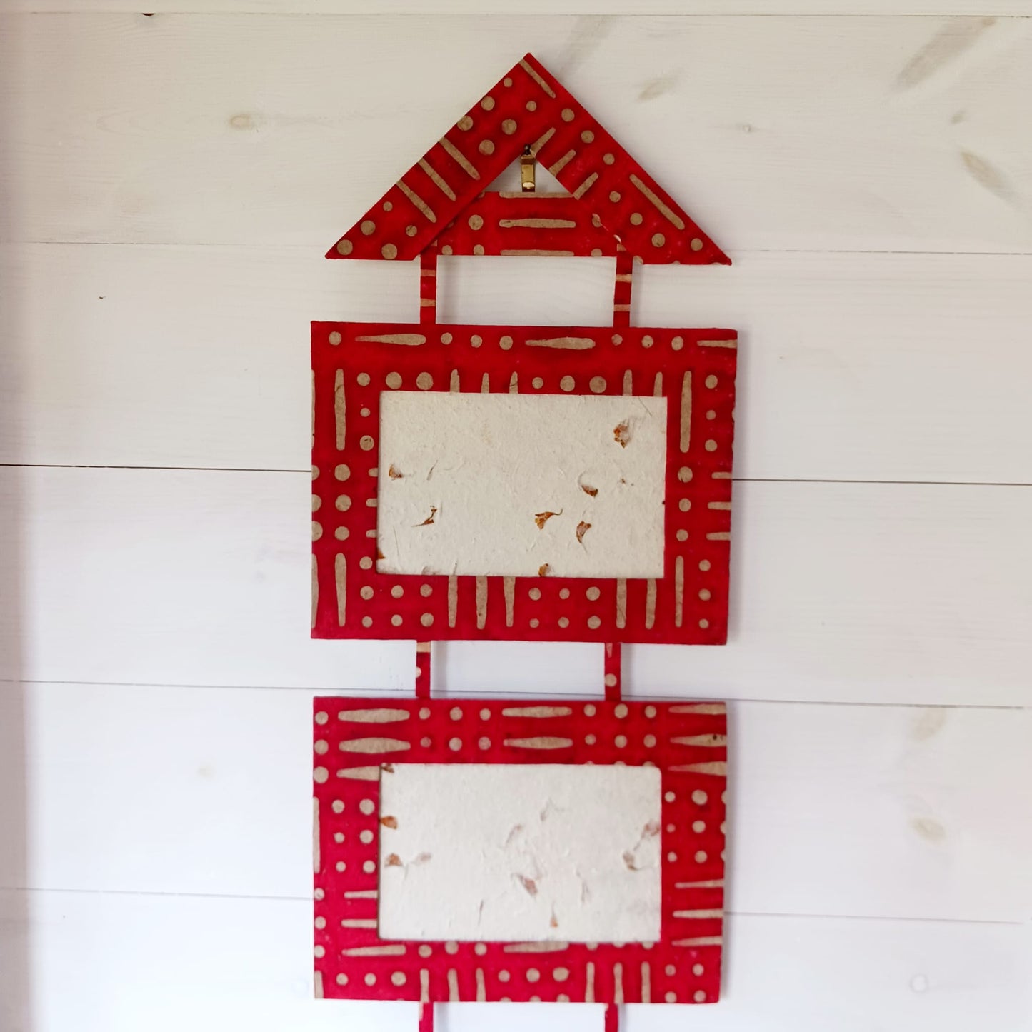 Himalayan Lokta Paper Wall Hanging 4 x Photo Frame (red)